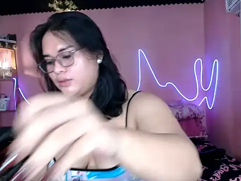 Pertunjukan Kamera Web imTHICK_Rebbecca