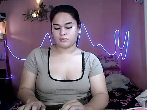imTHICK_Rebbecca Show in webcam