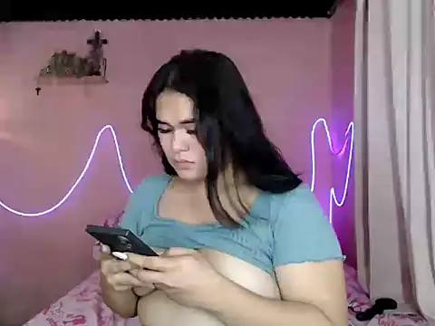 Pertunjukan Kamera Web imTHICK_Rebbecca