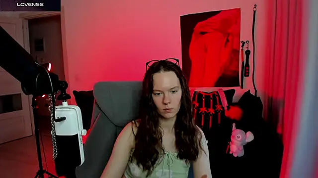 Vulgar_Tamer Show in webcam