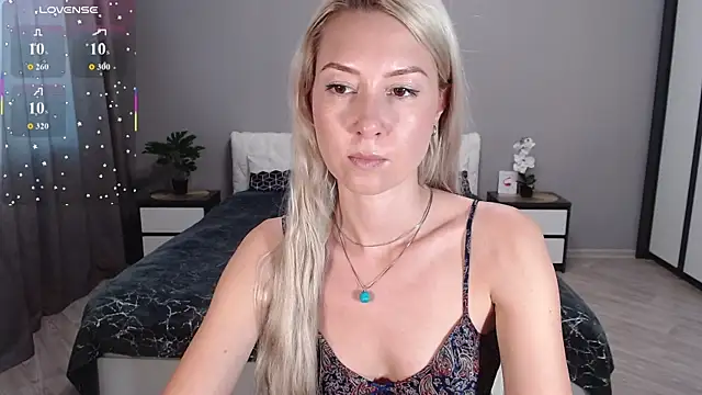 VictoriaTiger's Live XXX Chat
