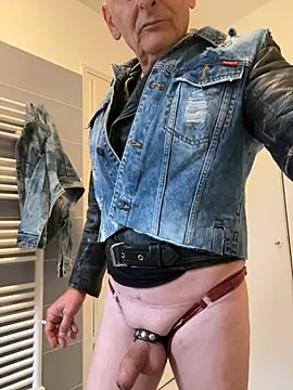 sexyjeans29's Webcam Show