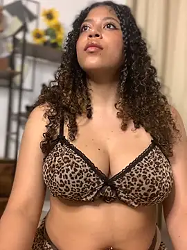 Lilybrunette_ Chat XXX in diretta