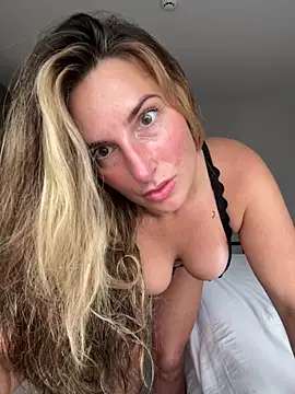 Show modela Thescorpionfr_ na web-kameri