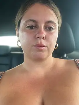 Show modela Samantha_official na web-kameri