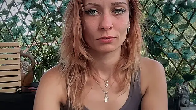 karo123421's Live XXX Chat