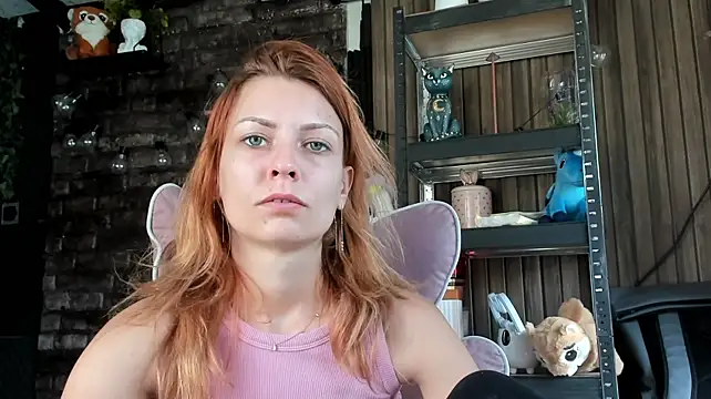 karo123421 Adlı Modelin Canlı XXX Sohbeti