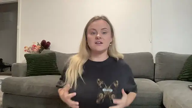 bigboobybaby@xh Webcamshow