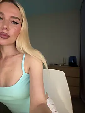 Show modela xDinnax na web-kameri
