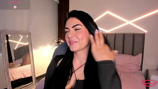 Veronicalanx1 Adlı Modelin Canlı XXX Sohbeti
