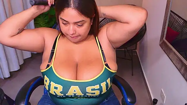 Kenya--Buhle's Live XXX Chat