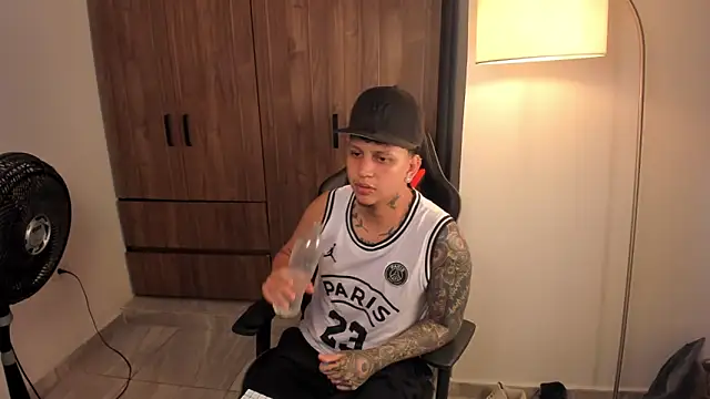 Chat XXX en directo de Jake_simons