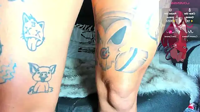 girl_tatto13's Live XXX Chat