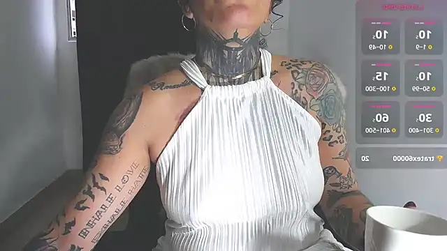 girl_tatto13 Chat XXX in diretta