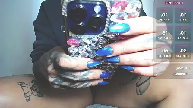 girl_tatto13's Live XXX Chat