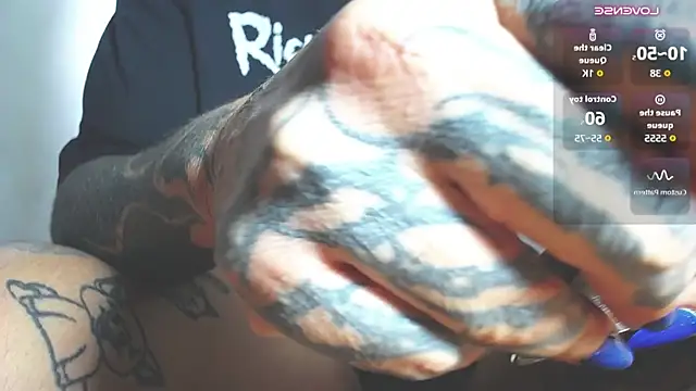 girl_tatto13: онлайн-секс-чат