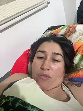 andreaisis2 Adlı Modelin Canlı XXX Sohbeti