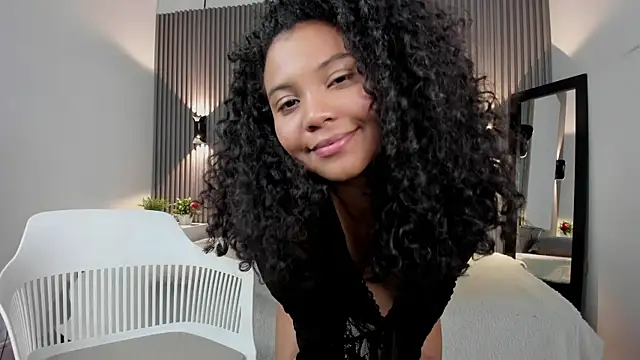Chat +18 de Zafiiraa ao vivo
