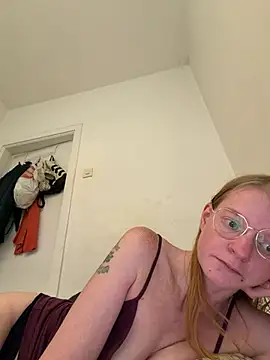 jannis1992 Adlı Modelin Canlı XXX Sohbeti