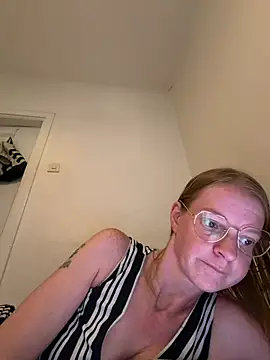 jannis1992 webcam show