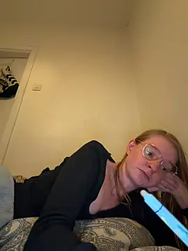 jannis1992 webcam show