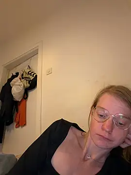 jannis1992 Adlı Modelin Canlı XXX Sohbeti