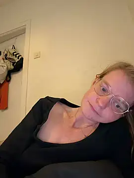 jannis1992 XXX чат на живо