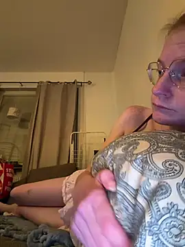 jannis1992 webcam show