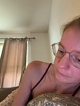 jannis1992 webcam show