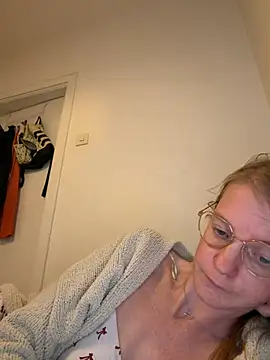 jannis1992 webcam show