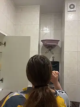 צ'אט XXX בשידור חי של DienkaGreen