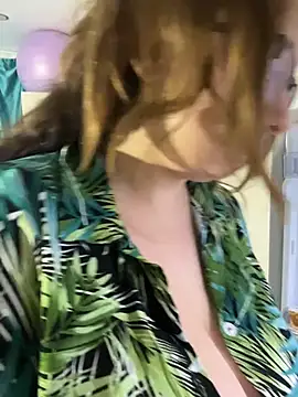 DienkaGreenn Live XXX chat