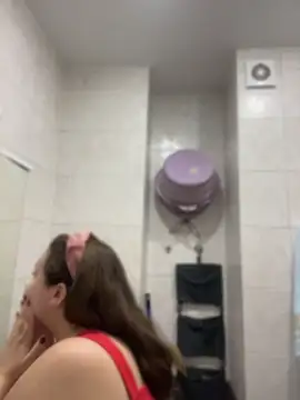 Chat +18 de DienkaGreen ao vivo