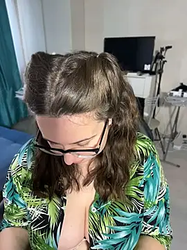 DienkaGreen's Live XXX Chat