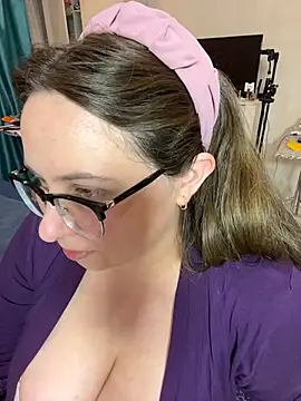Chat +18 de DienkaGreen ao vivo