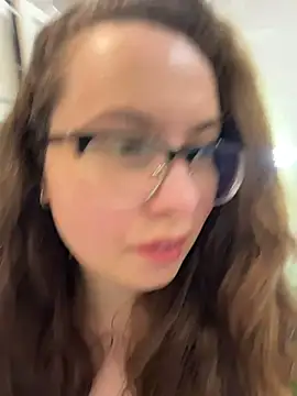 DienkaGreen লাইভ XXX চ্যাট
