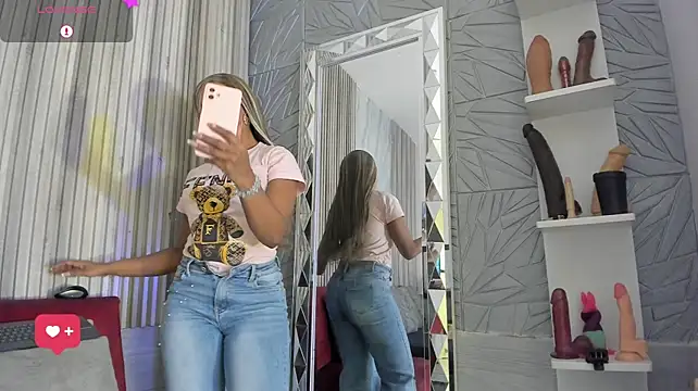 XXX chat uživo modela BriannaChelsea