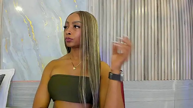 BriannaChelsea Adlı Modelin Canlı XXX Sohbeti