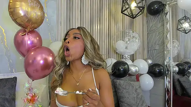 BriannaChelsea's Live XXX Chat