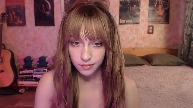 Friendly_Ellie Adlı Modelin Canlı XXX Sohbeti