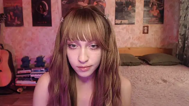 Friendly_Ellie Adlı Modelin Canlı XXX Sohbeti