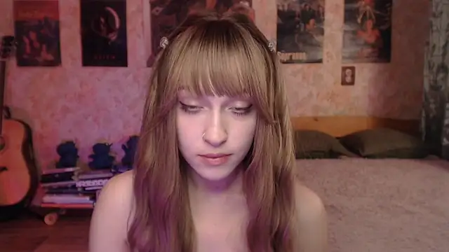 Chat +18 de Friendly_Ellie ao vivo