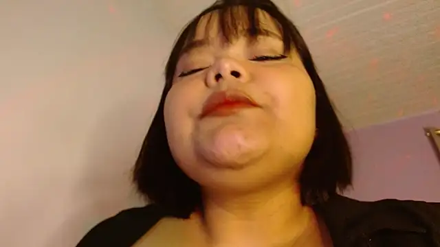 sexychubby___ Adlı Modelin Canlı XXX Sohbeti