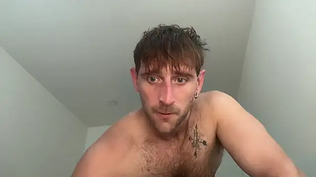 Show modela lukegunn na web-kameri