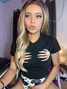 MajesticKitana Show in webcam