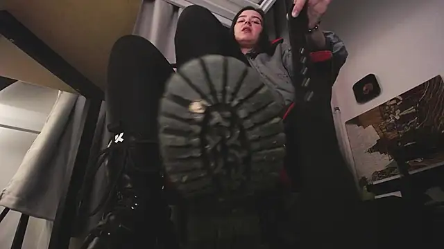 MasyaGoddess Adlı Modelin Canlı XXX Sohbeti