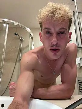 Show modela creampieboytim na web-kameri