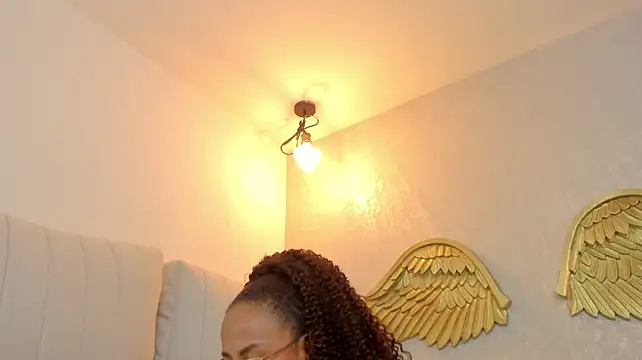 EmmaFerrary's Webcam Show