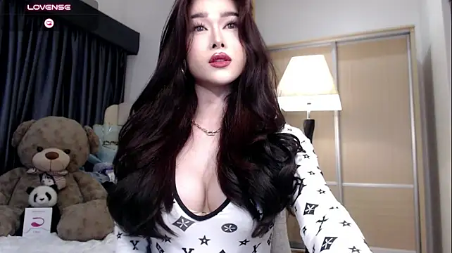 KeenMazikeen69 Webcam show