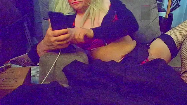 DoMeDoggyNow Шоу с уебкамера